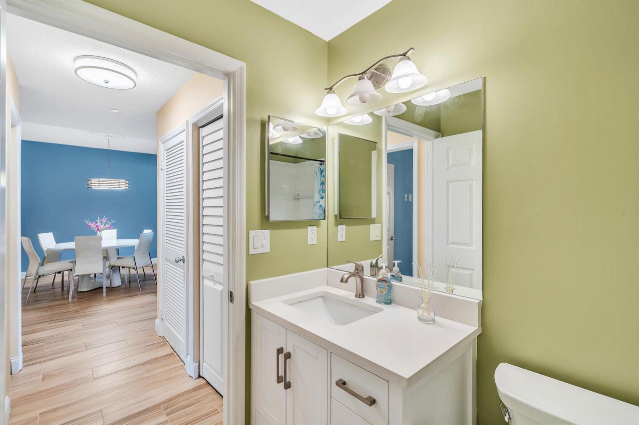 827 Oak Harbour Drive , Juno Beach, FL 33408 Photo
