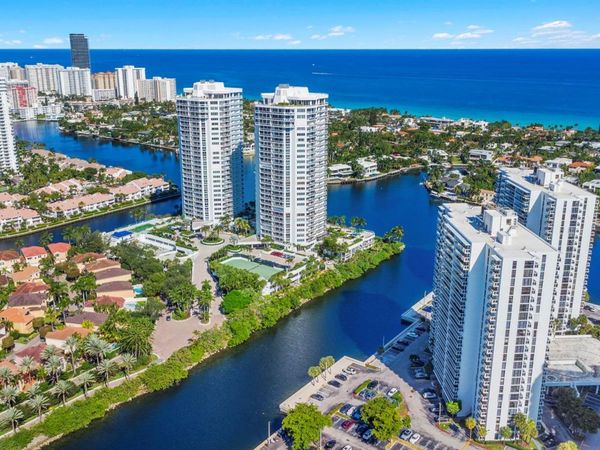 20515 E Country Club Drive , Unit 345, Aventura, FL 33180