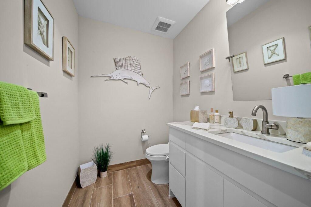 41 SW Seminole Street , Unit 205, Stuart, FL 34994 Photo