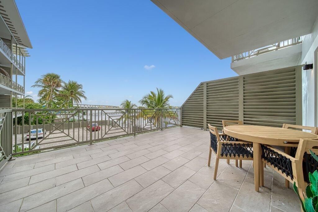 41 SW Seminole Street , Unit 205, Stuart, FL 34994 Photo