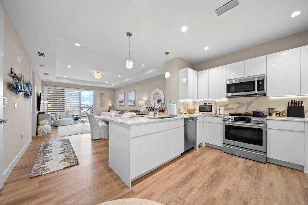 41 SW Seminole Street , Unit 205, Stuart, FL 34994 Photo