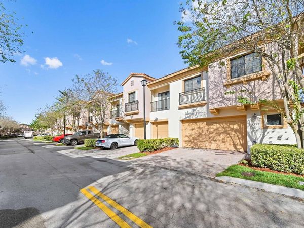 4727 Preserve Street , Coconut Creek, FL 33073