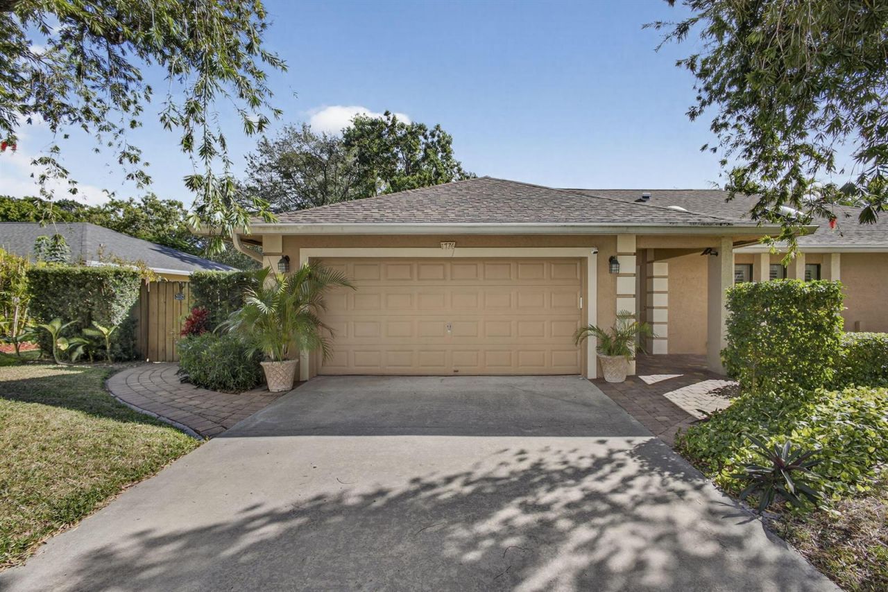 1776 The 12th Fairway , Wellington, FL 33414 Photo