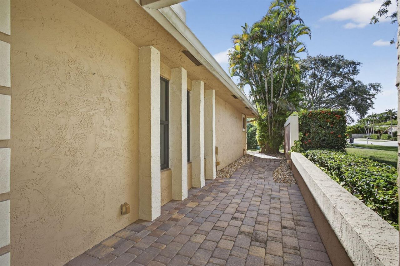 1776 The 12th Fairway , Wellington, FL 33414 Photo