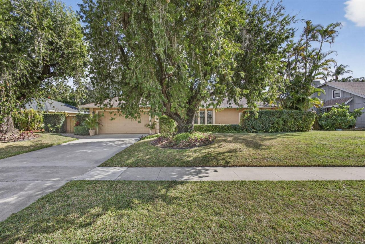 1776 The 12th Fairway , Wellington, FL 33414 Photo