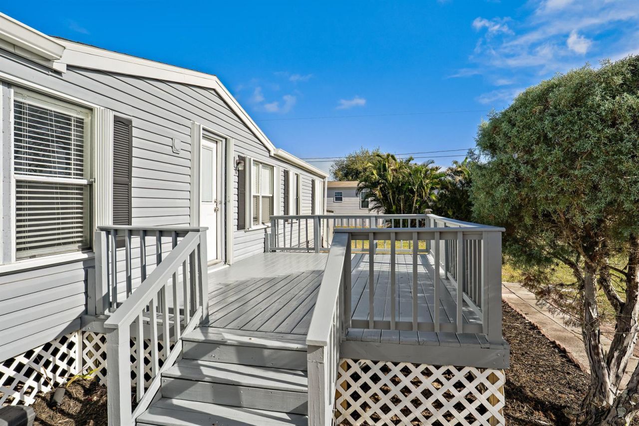 7990 129th Place , Sebastian, FL 32958 Photo