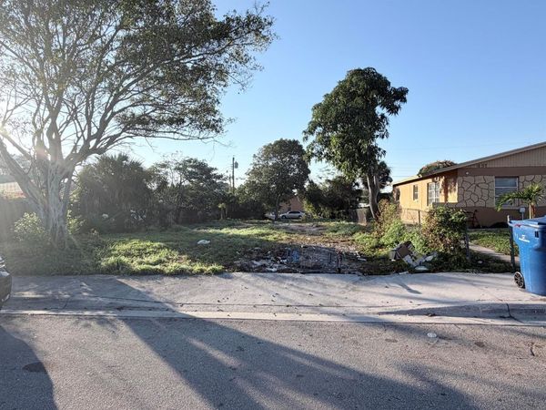 1149 W 34th Street , Riviera Beach, FL 33404