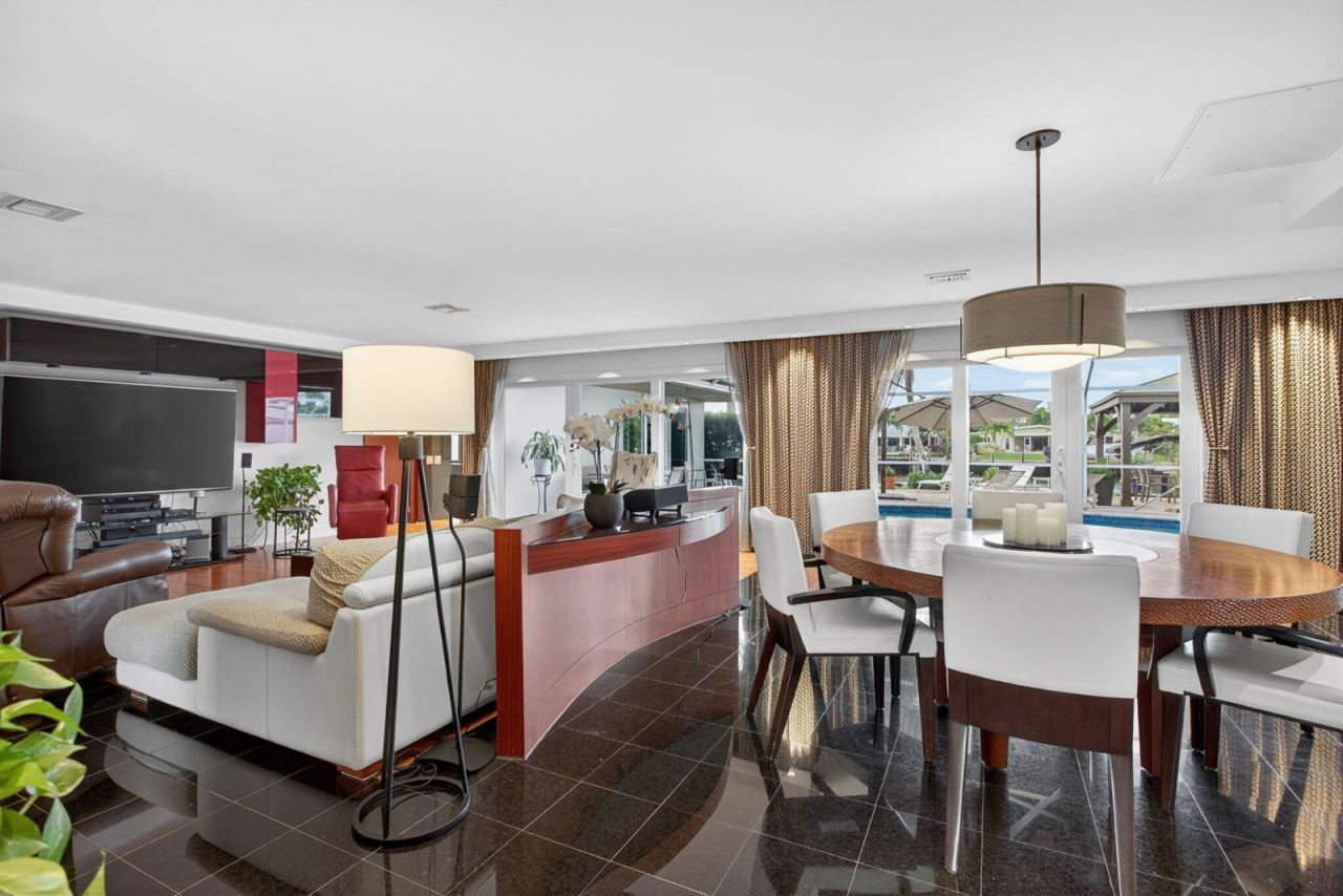 1141 SE 9th Avenue , Pompano Beach, FL 33060 Photo