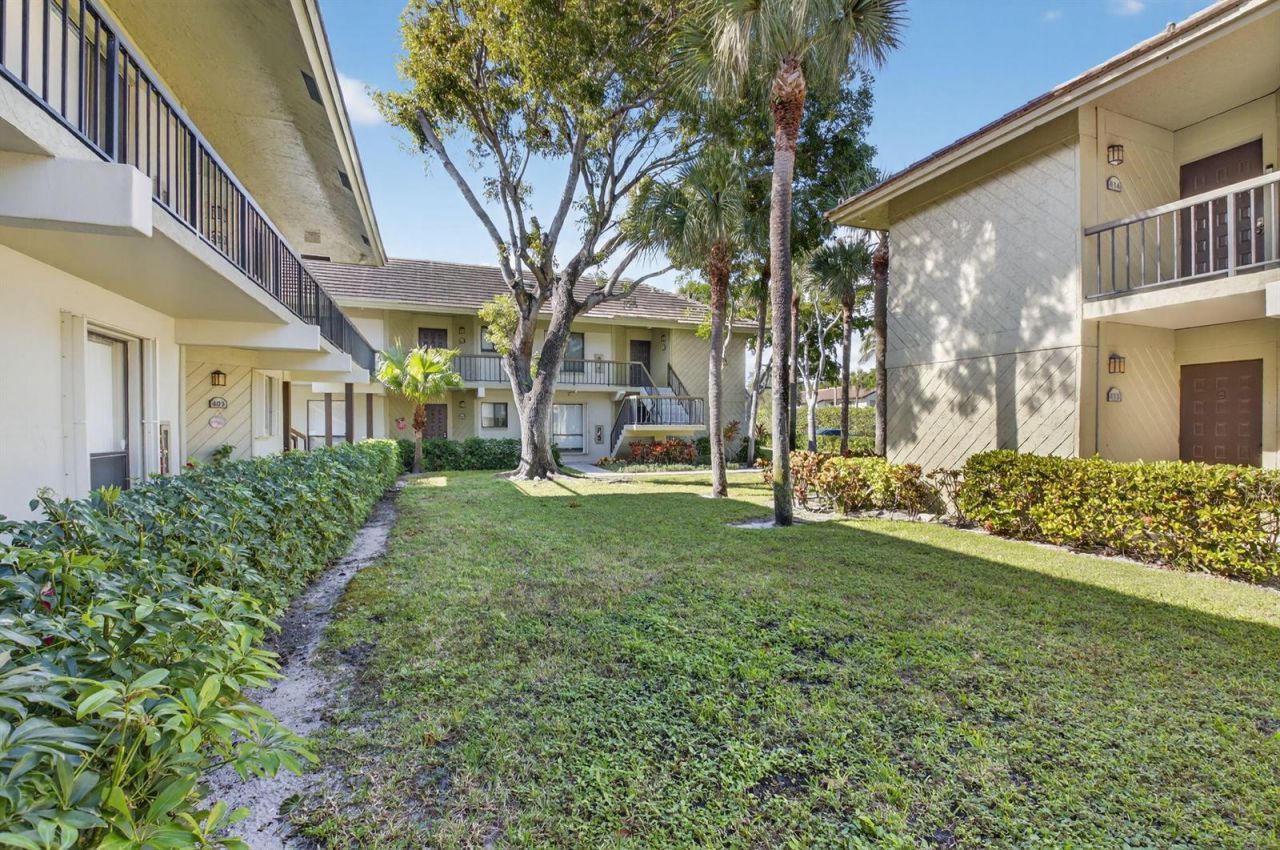159 NW 70th Street , Unit 403, Boca Raton, FL 33487 Photo