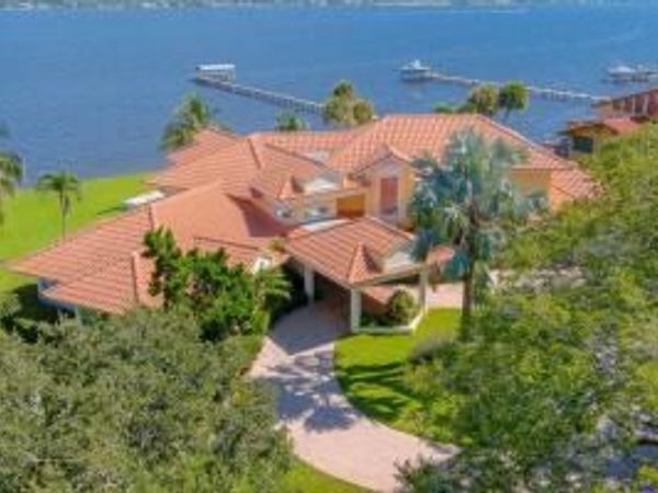 901 SE Riverside Drive , Stuart, FL 34994