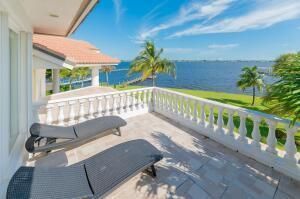901 SE Riverside Drive , Stuart, FL 34994 Photo