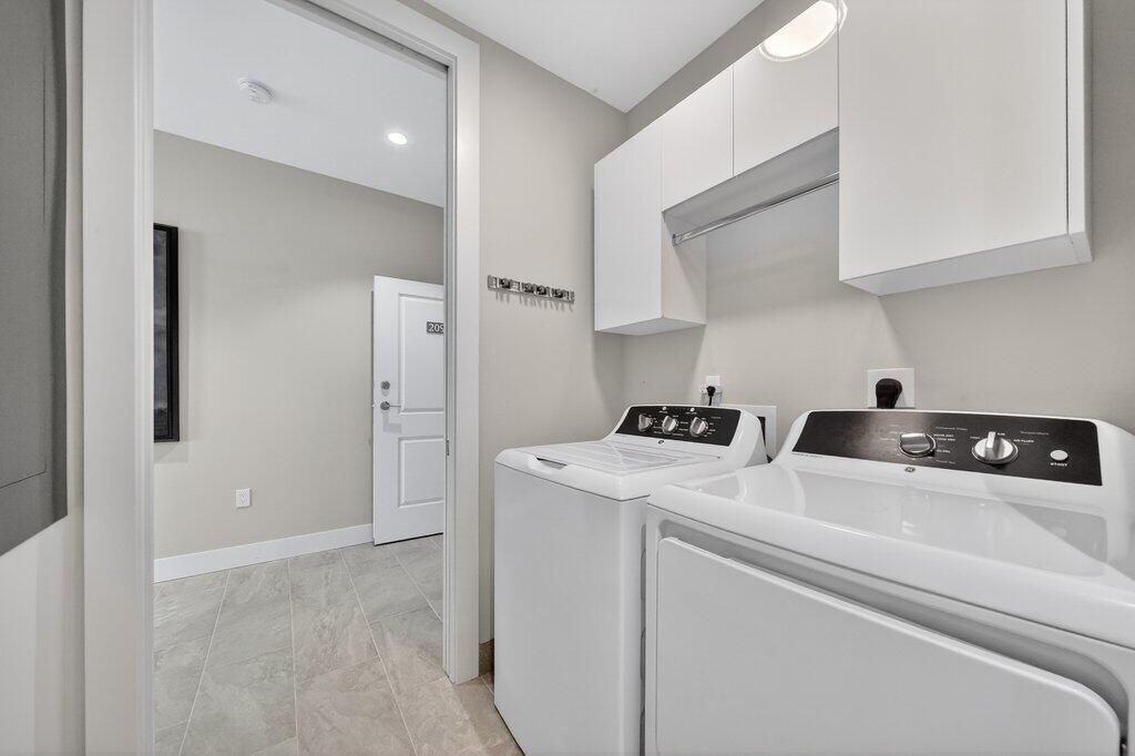 41 SW Seminole Street , Unit 209, Stuart, FL 34994 Photo