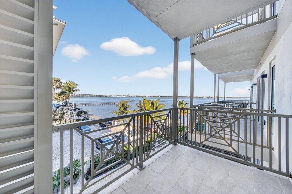 41 SW Seminole Street , Unit 304, Stuart, FL 34994 Photo