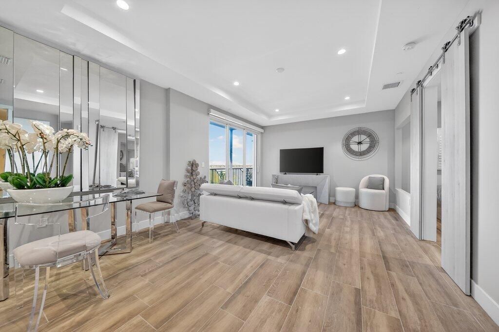 41 SW Seminole Street , Unit 304, Stuart, FL 34994 Photo