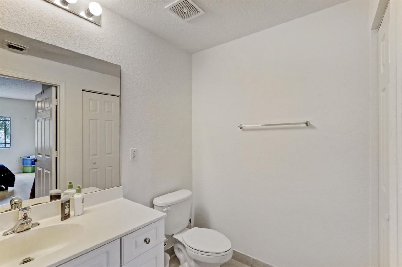 2806 Veronia Drive , Unit 301, Palm Beach Gardens, FL 33410 Photo