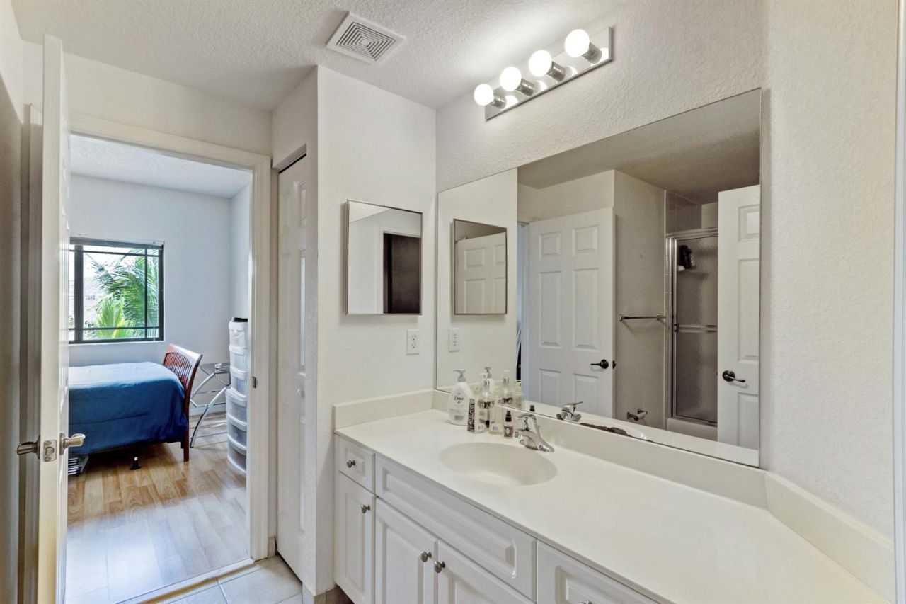 2806 Veronia Drive , Unit 301, Palm Beach Gardens, FL 33410 Photo