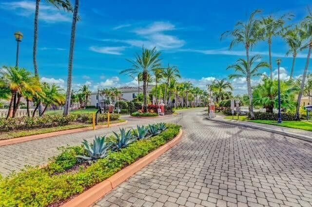2806 Veronia Drive , Unit 301, Palm Beach Gardens, FL 33410 Photo