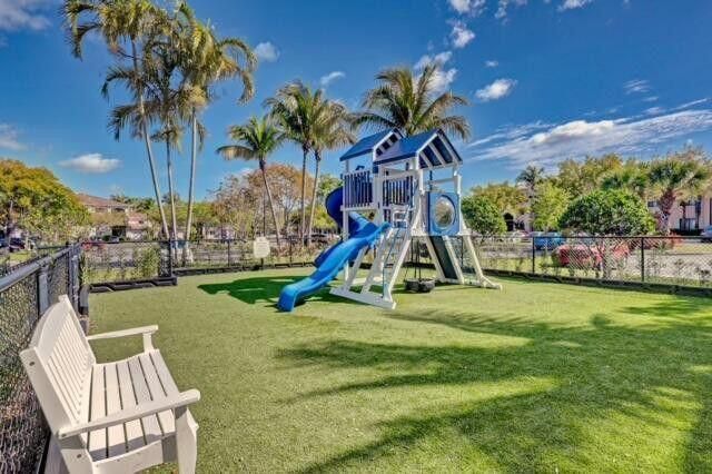 2806 Veronia Drive , Unit 301, Palm Beach Gardens, FL 33410 Photo