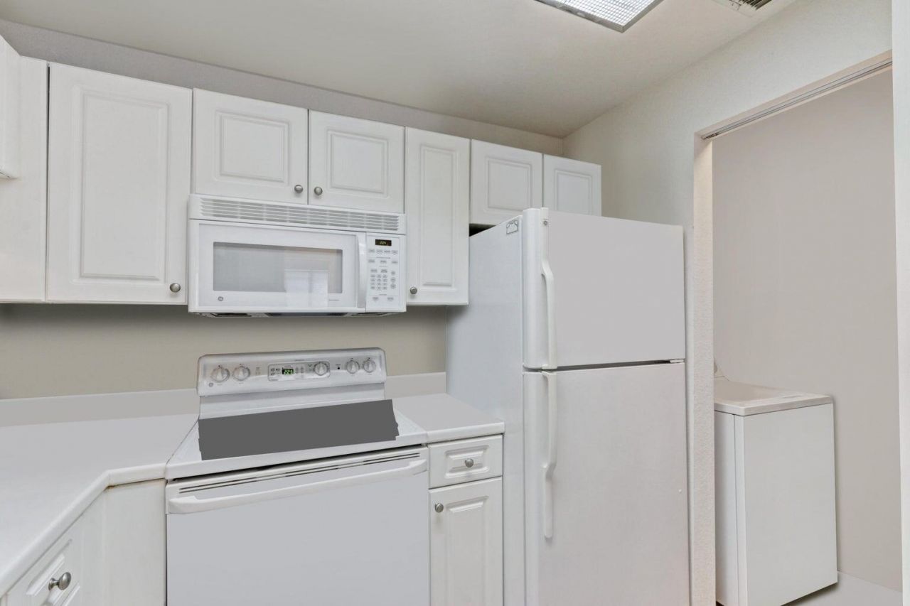 2806 Veronia Drive , Unit 301, Palm Beach Gardens, FL 33410 Photo