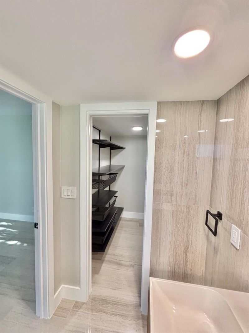 545 Oaks Lane , Unit 201, Pompano Beach, FL 33069 Photo