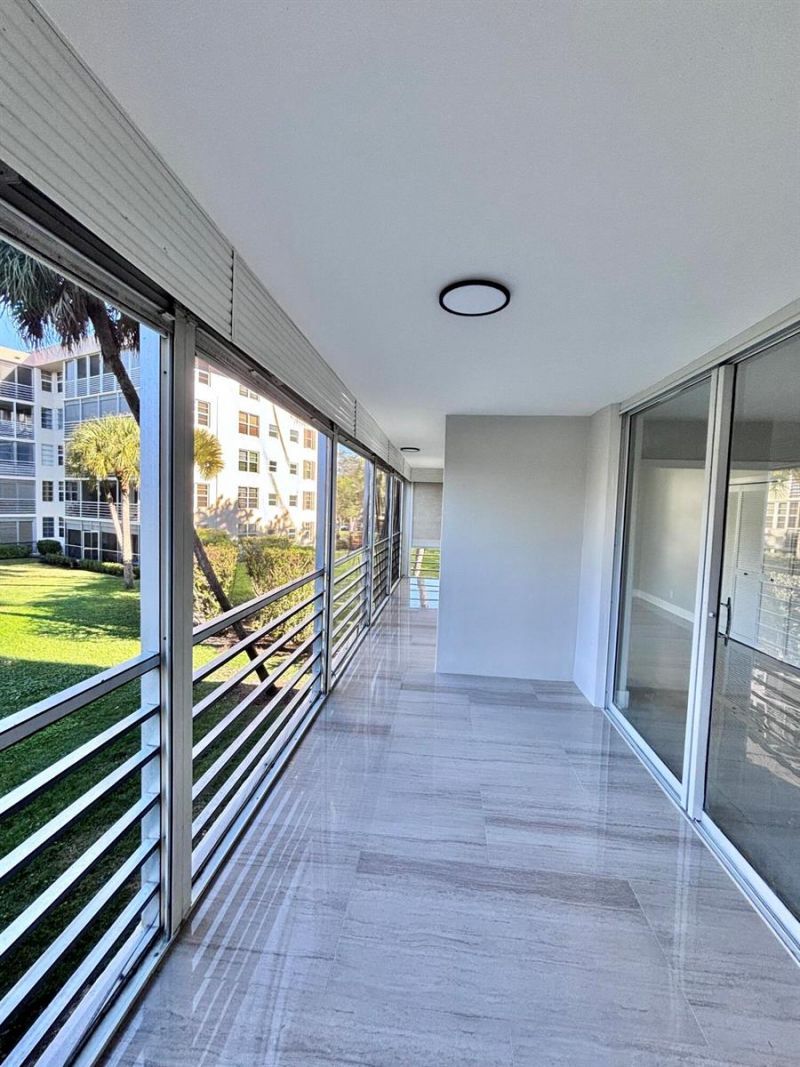 545 Oaks Lane , Unit 201, Pompano Beach, FL 33069 Photo