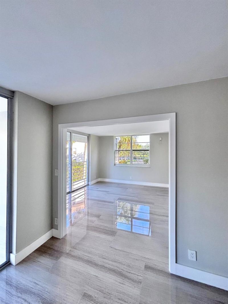 545 Oaks Lane , Unit 201, Pompano Beach, FL 33069 Photo