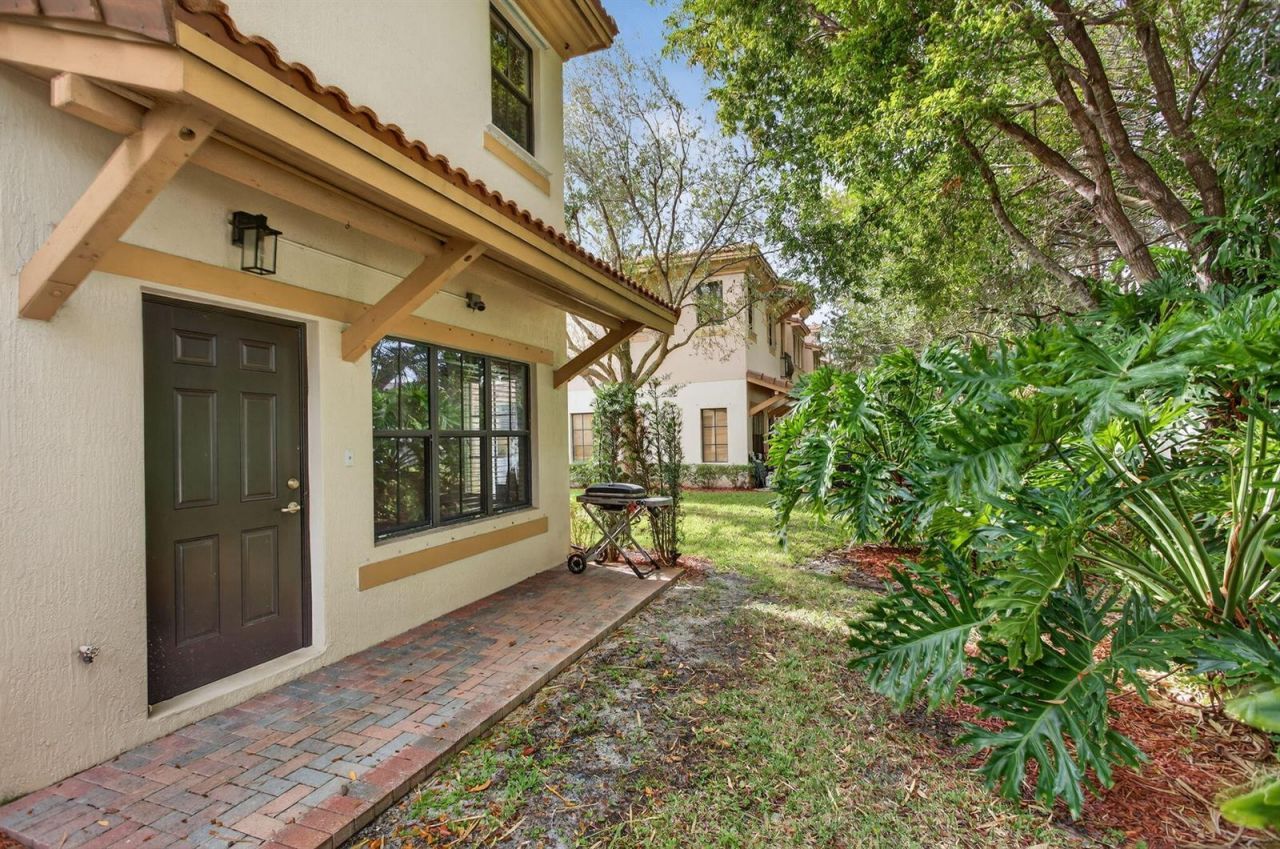 4751 Grand Cypress Circle N, Coconut Creek, FL 33073 Photo