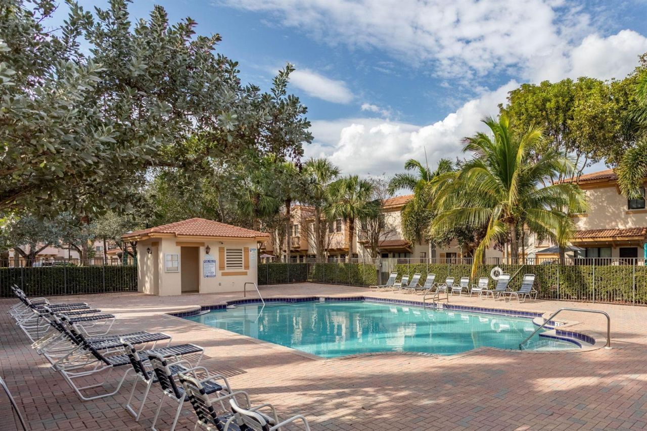4751 Grand Cypress Circle N, Coconut Creek, FL 33073 Photo