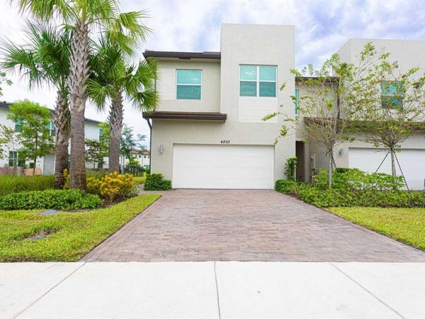 4830 Navali Drive , Lake Worth, FL 33467