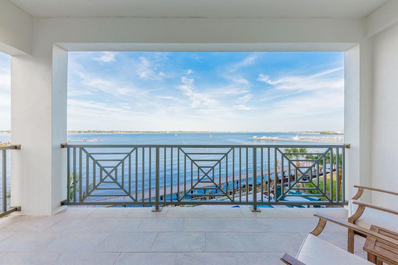 41 SW Seminole Street , Unit 306, Stuart, FL 34994 Photo