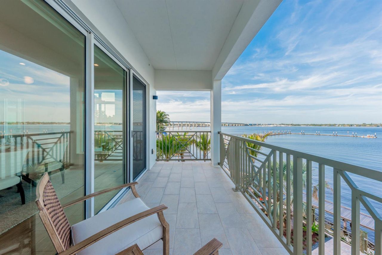 41 SW Seminole Street , Unit 306, Stuart, FL 34994 Photo