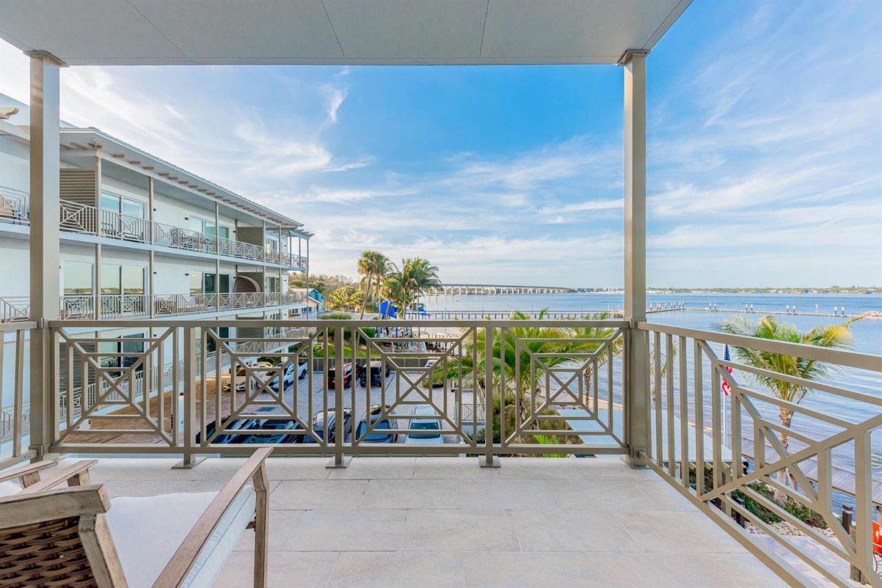 41 SW Seminole Street , Unit 306, Stuart, FL 34994 Photo