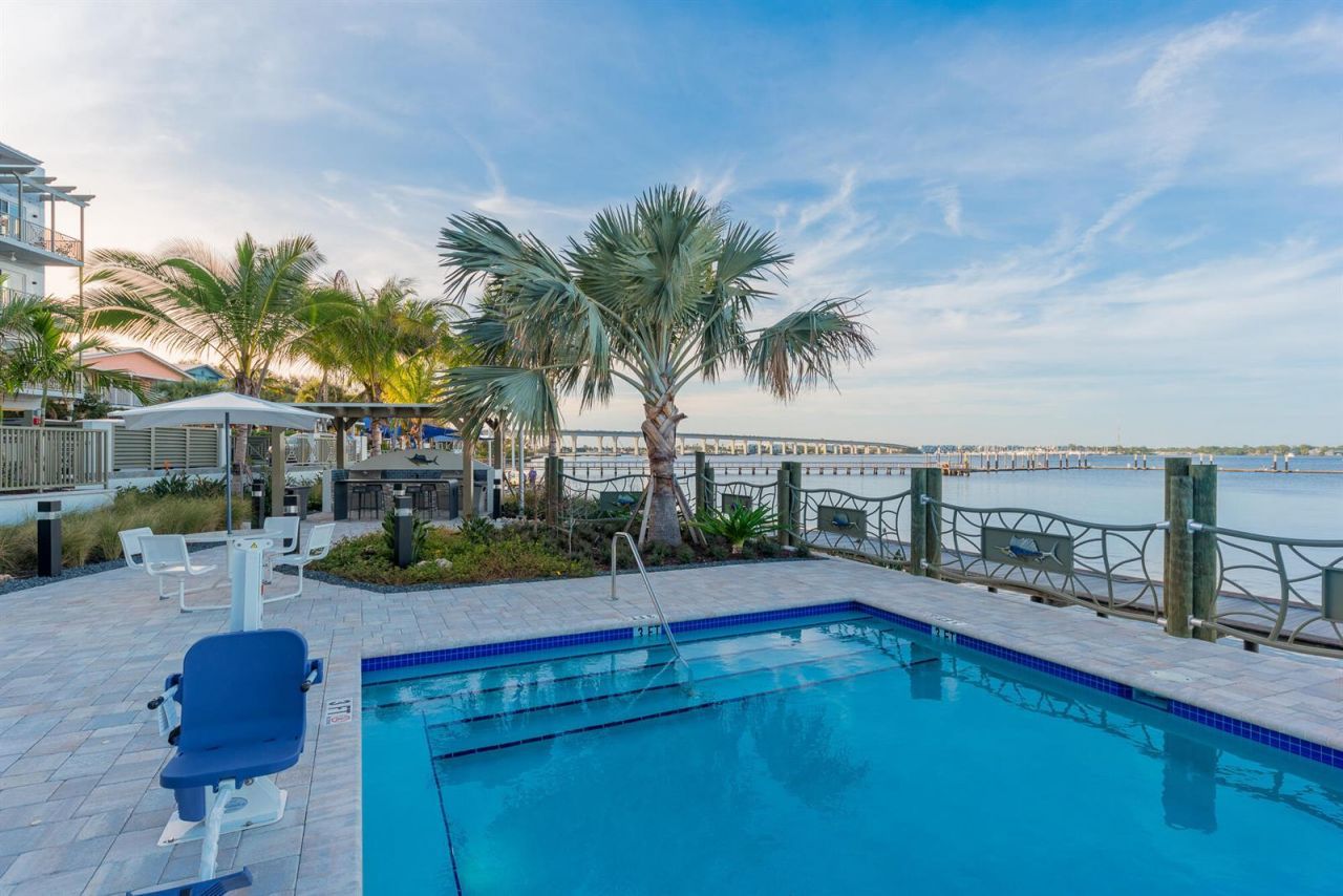 41 SW Seminole Street , Unit 306, Stuart, FL 34994 Photo