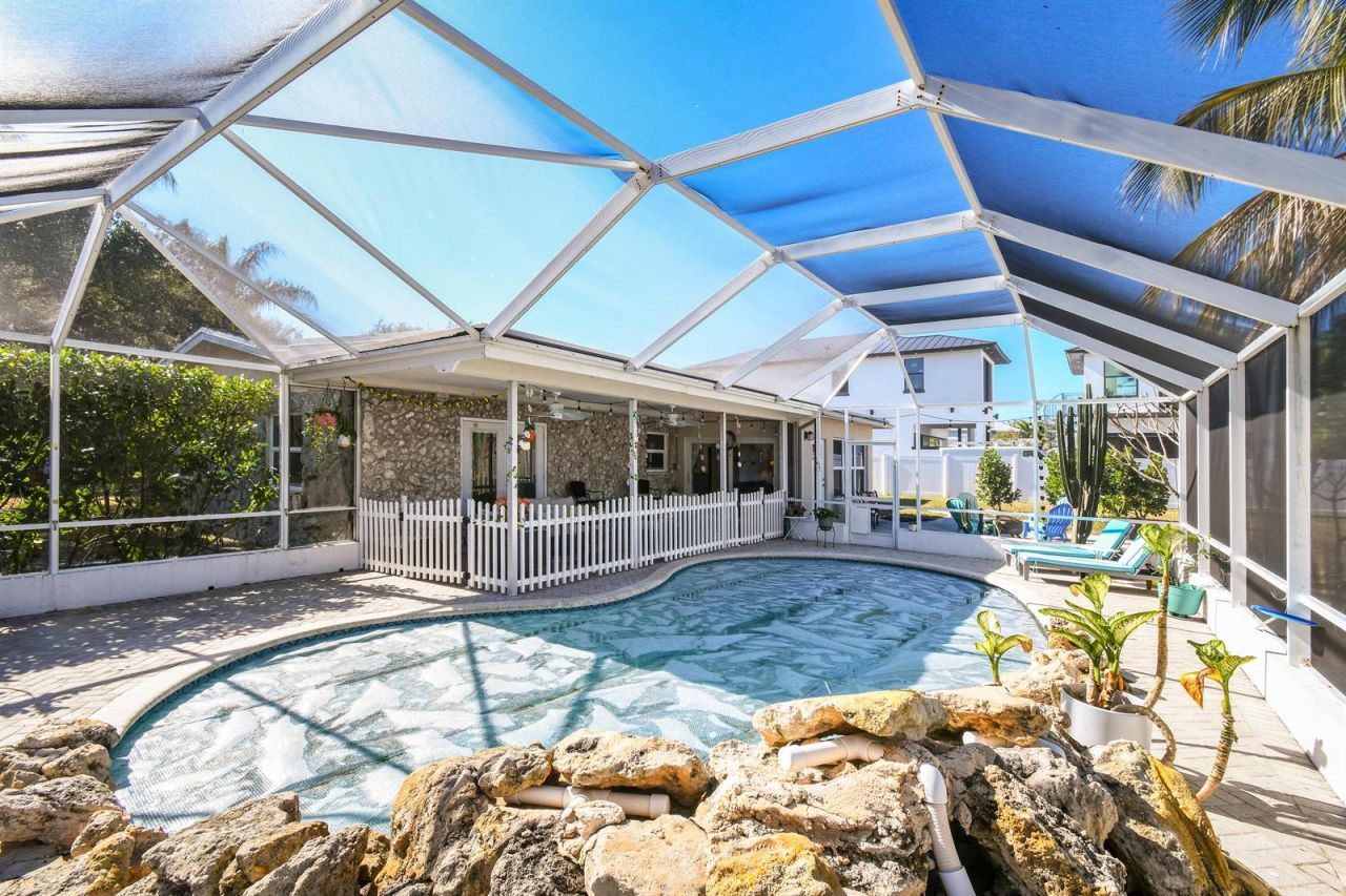 8963 SE Ceres Street , Hobe Sound, FL 33455 Photo