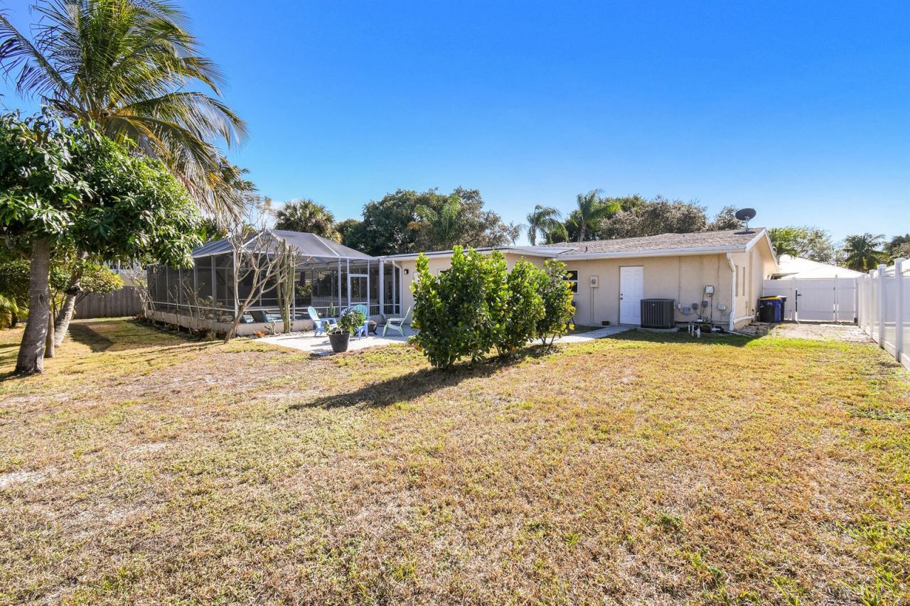 8963 SE Ceres Street , Hobe Sound, FL 33455 Photo