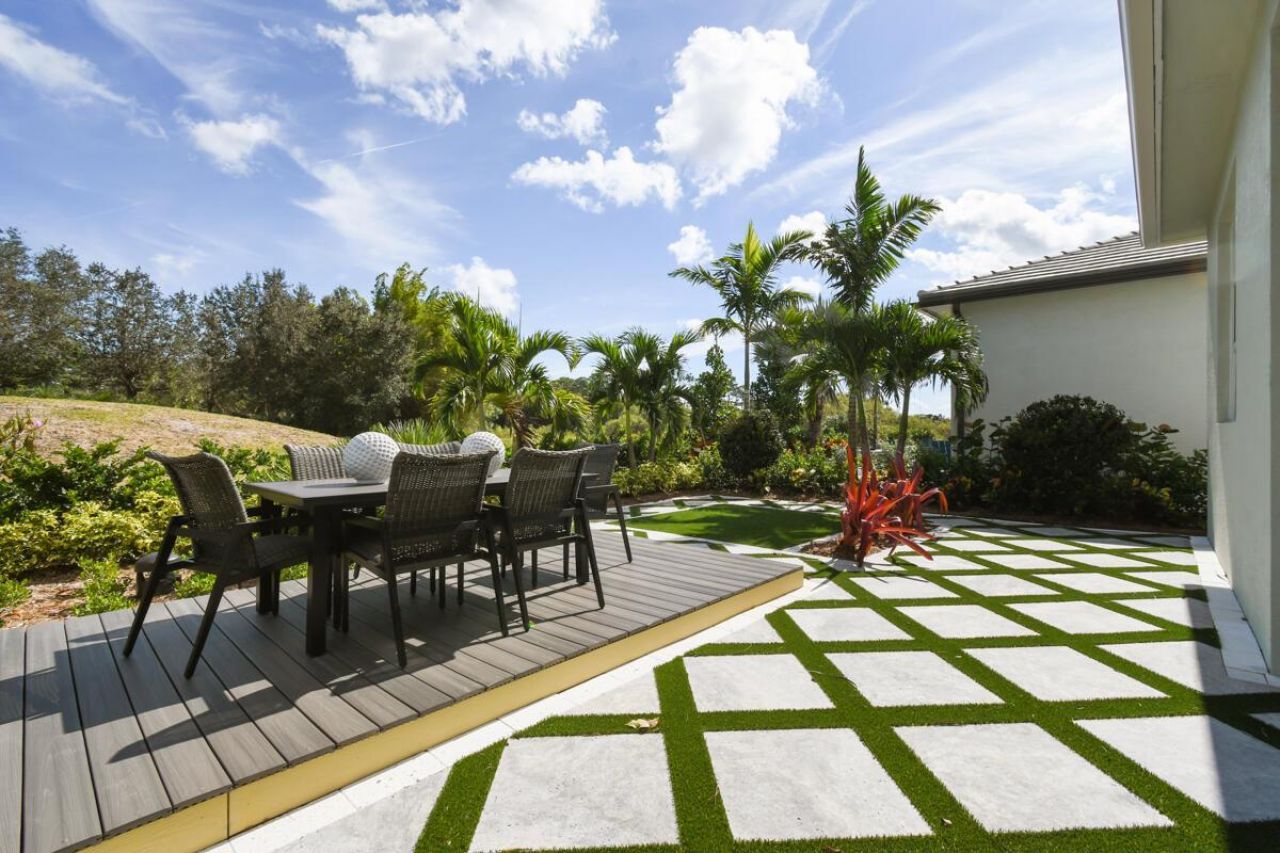 132 SE Via Tirso , Port Saint Lucie, FL 34952 Photo