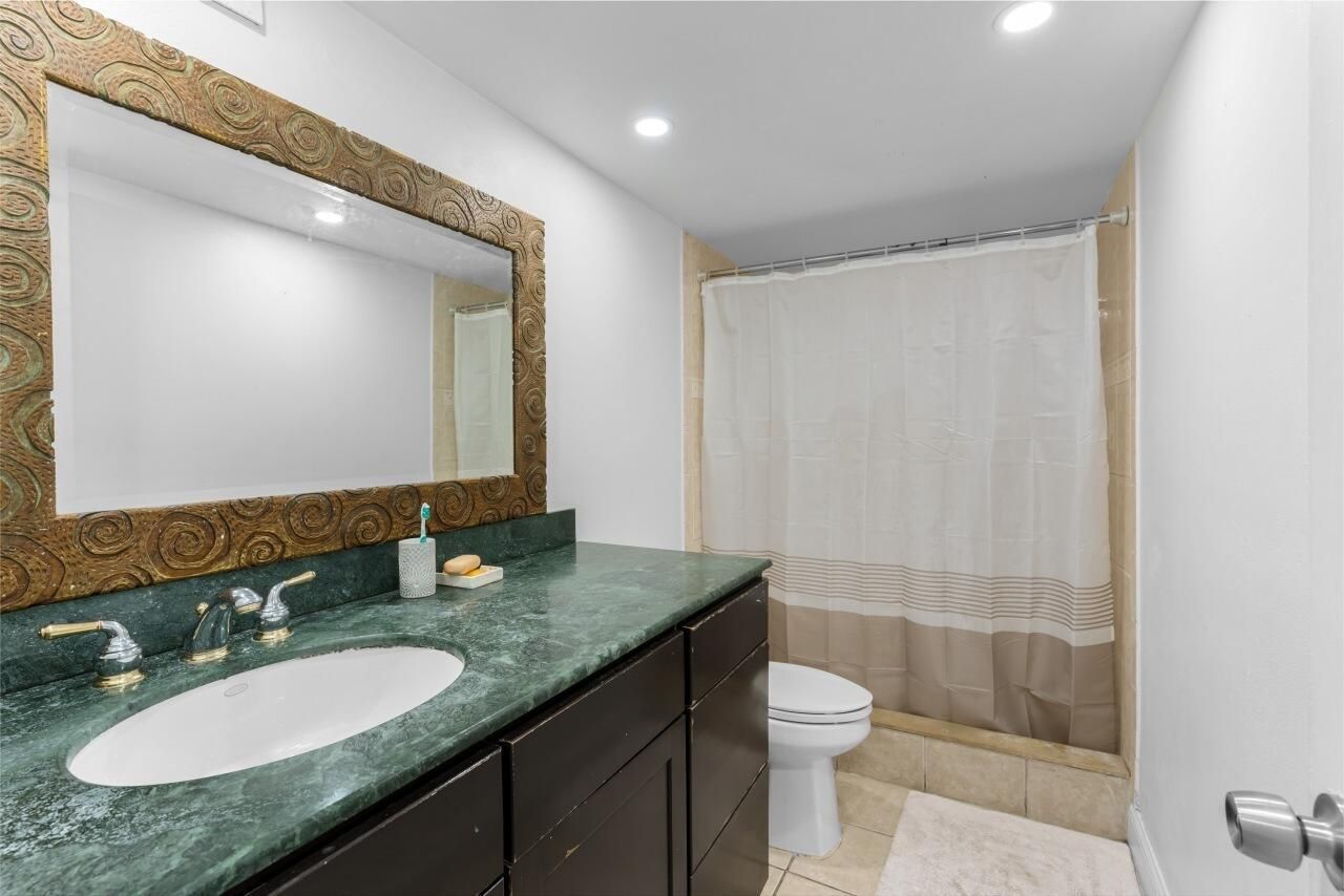 6301 N Falls Cir Drive , Unit 307, Lauderhill, FL 33319 Photo