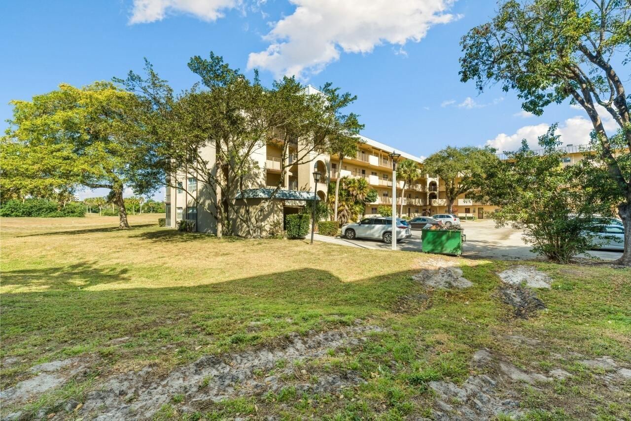 6301 N Falls Cir Drive , Unit 307, Lauderhill, FL 33319 Photo