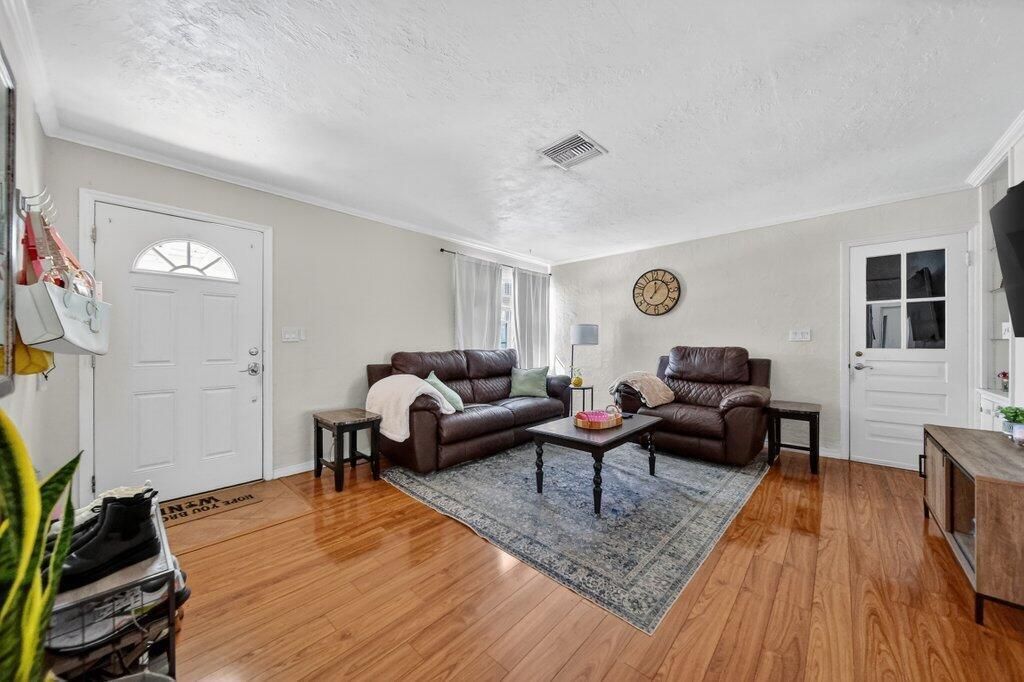 2427 NE Center Street , Jensen Beach, FL 34957 Photo