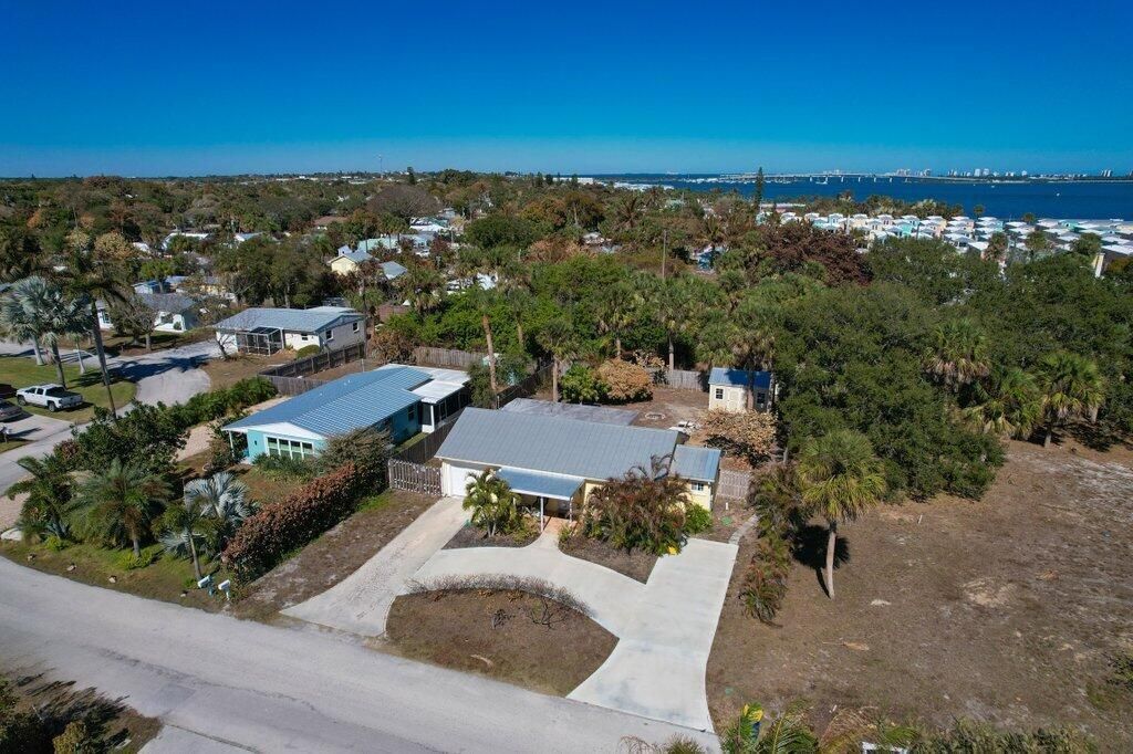 2427 NE Center Street , Jensen Beach, FL 34957 Photo