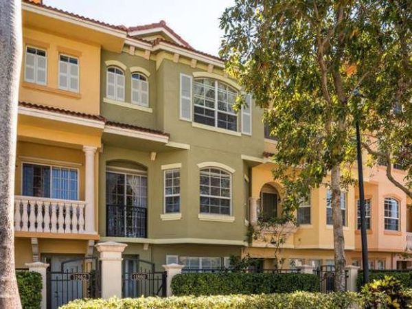 11860 Valencia Gardens Avenue , Palm Beach Gardens, FL 33410