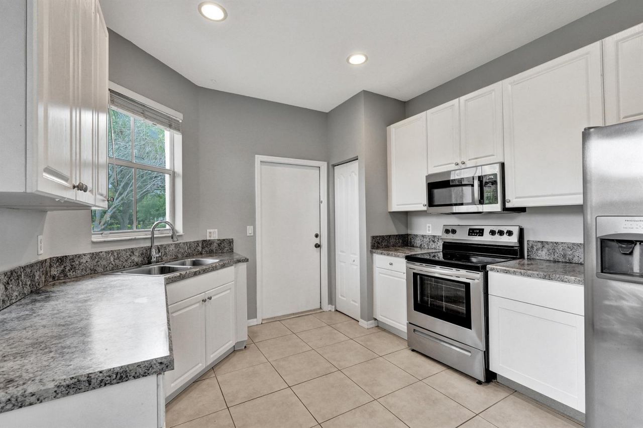 9872 SW Glenbrook Drive , Port Saint Lucie, FL 34987 Photo
