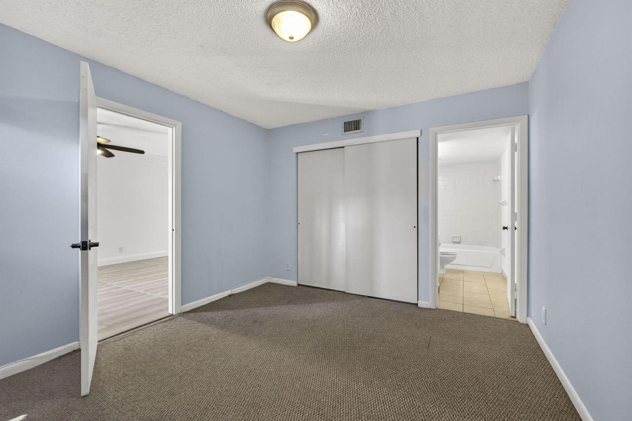 612 Executive Center Drive , Unit 3107, West Palm Beach, FL 33401 Photo
