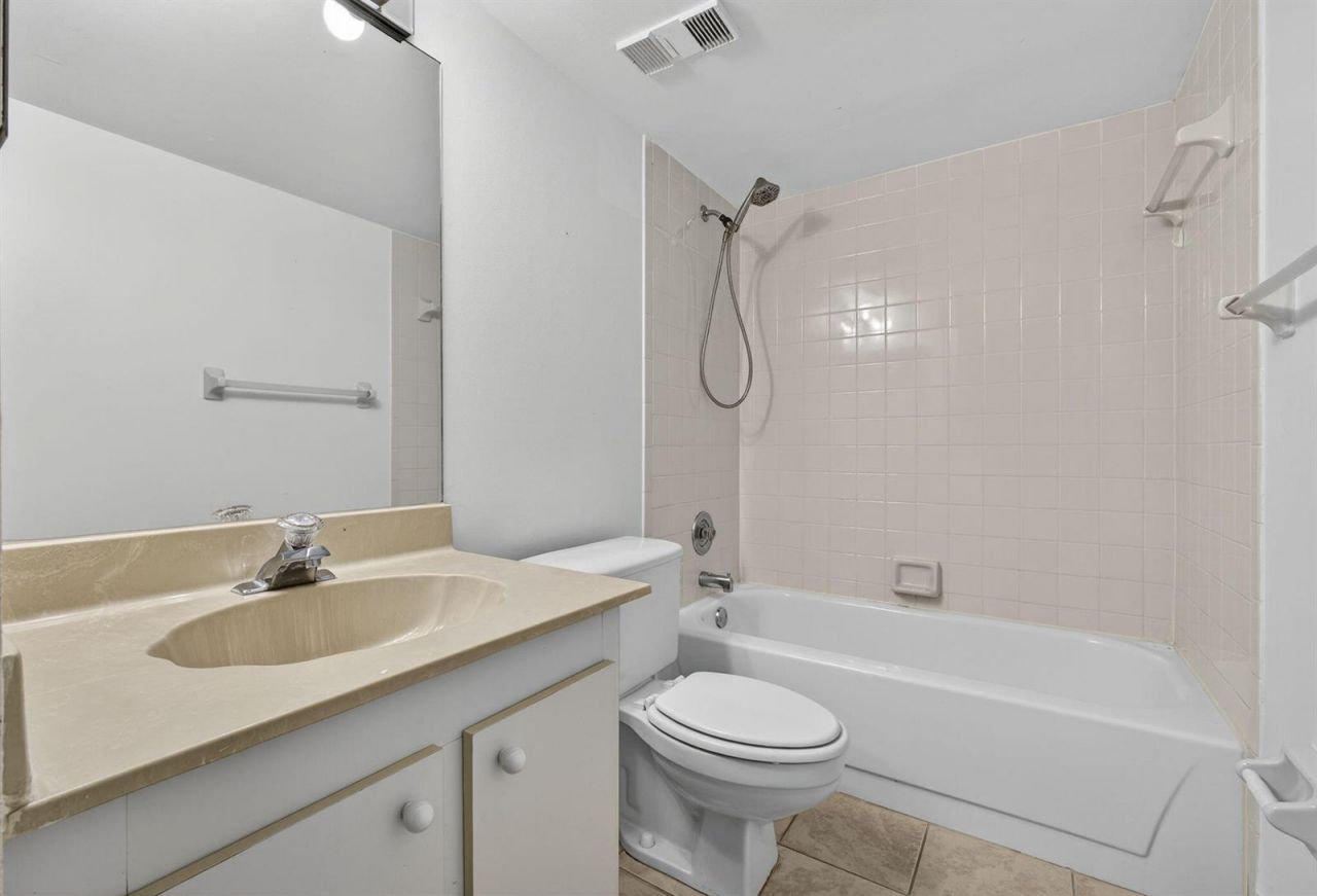 612 Executive Center Drive , Unit 3107, West Palm Beach, FL 33401 Photo