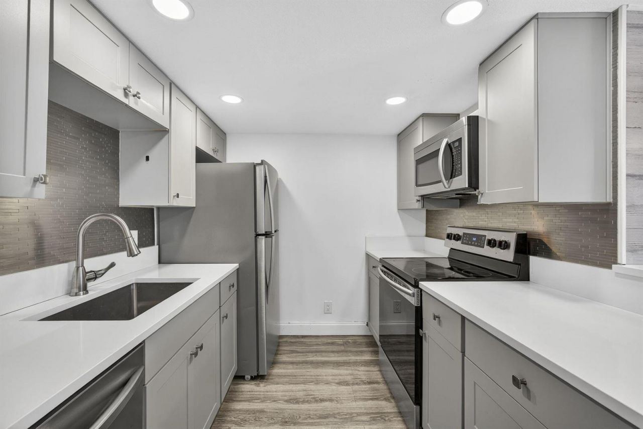 612 Executive Center Drive , Unit 3107, West Palm Beach, FL 33401 Photo