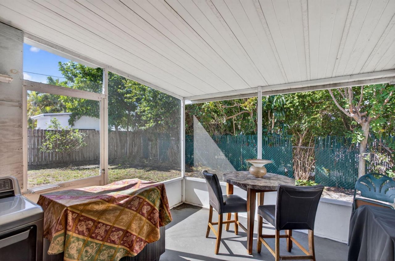 2811 NE 9th Terrace , Pompano Beach, FL 33064 Photo