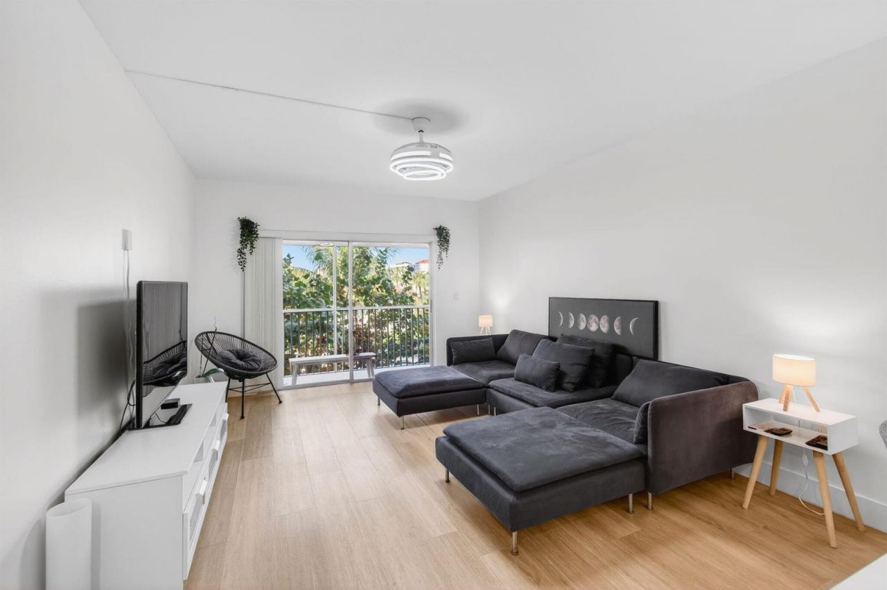 50 SW 3rd Avenue , Unit 311, Boca Raton, FL 33432 Photo