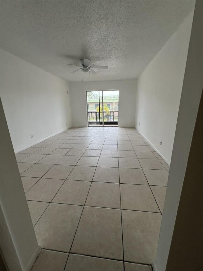 4129 NW 88th Avenue , Unit 202, Coral Springs, FL 33065 Photo