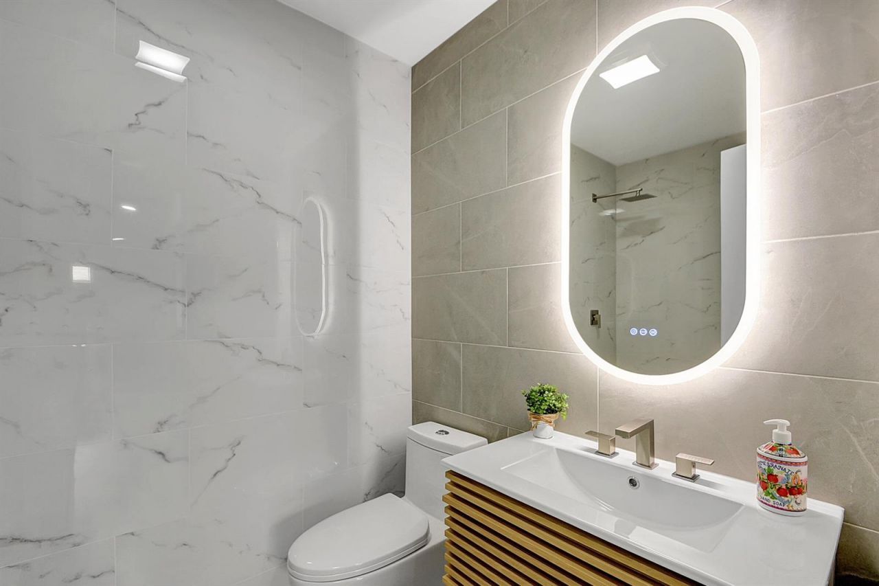 13602 Via Flora , Unit Apt C, Delray Beach, FL 33484 Photo