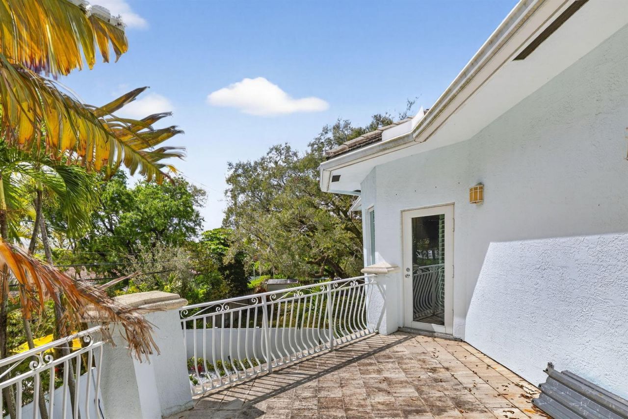 1020 SE 11th Street , Fort Lauderdale, FL 33316 Photo